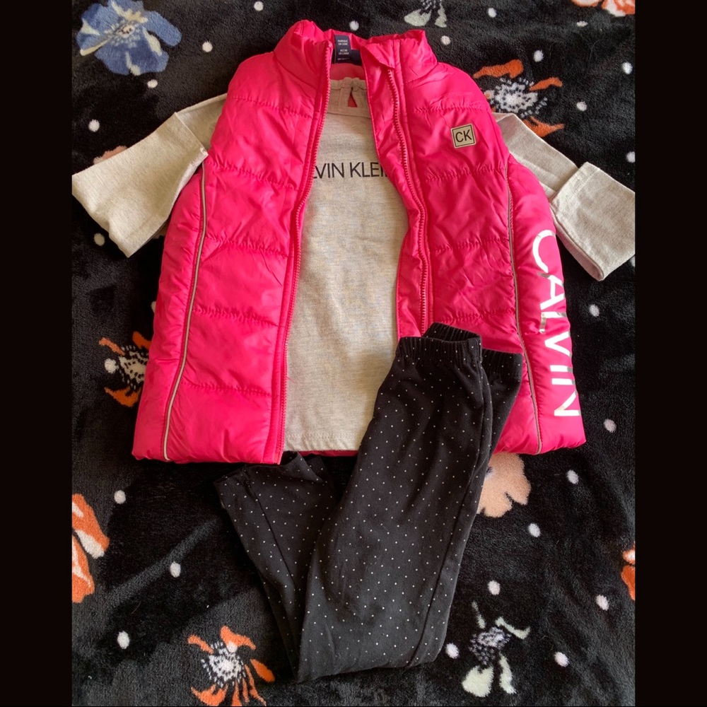 Calvin Klein girls outfits (4T)